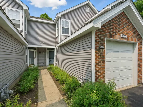 2052 Waverly Ln, Algonquin, IL 60102