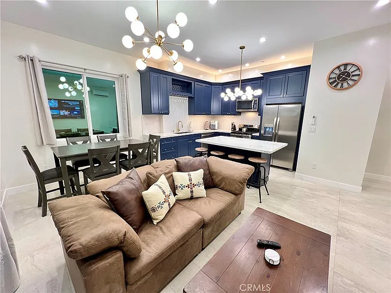 23447 Balmoral Ln #F — Photo 3