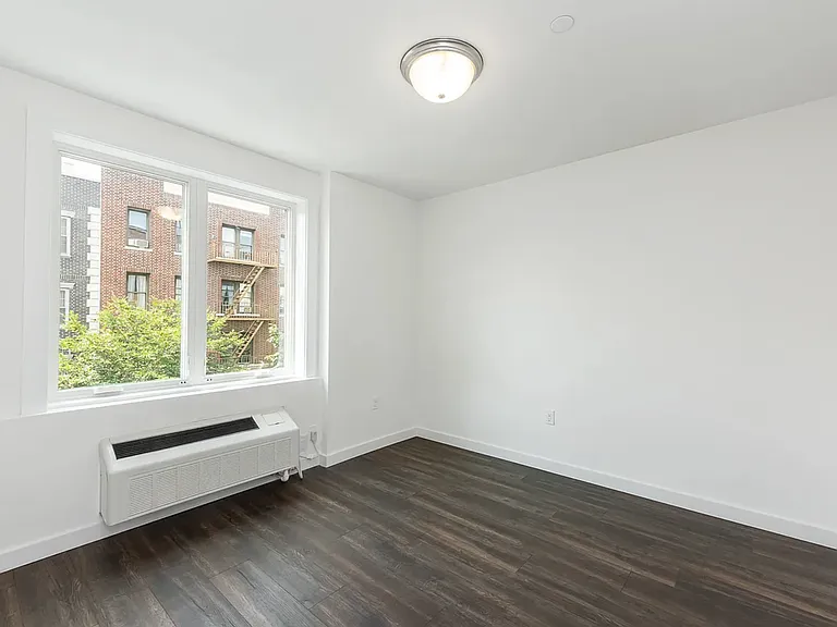 25-53 38th St #4A — Photo 7
