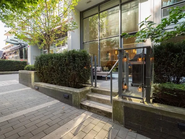 155 W 2nd Ave, Vancouver, BC V5Y 1C2