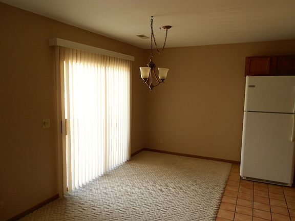 2nd image of 320 Woodridge Cir Unit A
