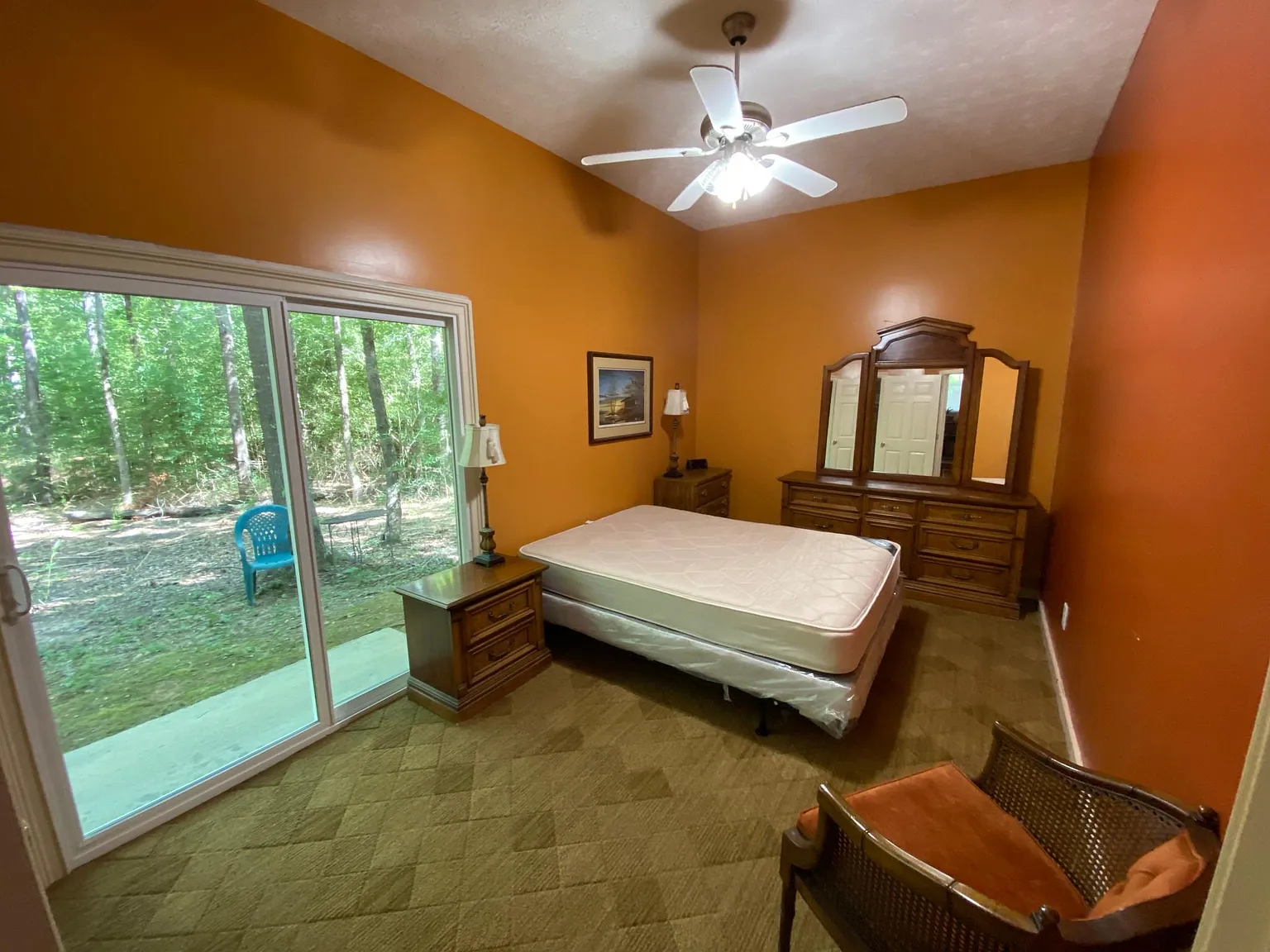 1 bed, 900 sqft, $1,100 — Photo 4