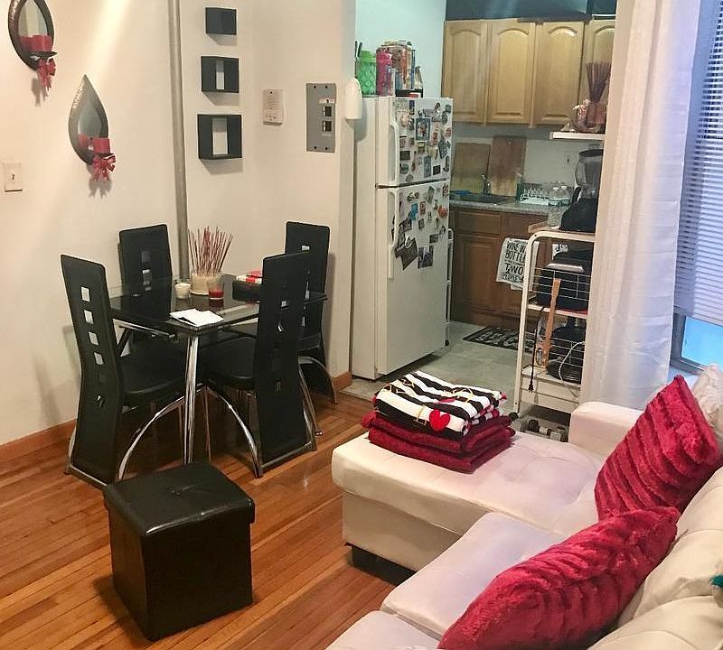 2nd image of 2139 29th St APT 1
