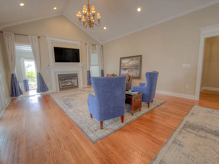 3771 Waterford Dr — Photo 5