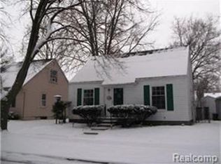 141 Mapleton Rd, Grosse Pointe Farms, MI 48236