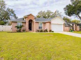 6711 Hallendale Dr, Pensacola, FL 32526