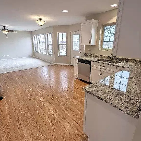 1125 E Goodenow Rd — Photo 7