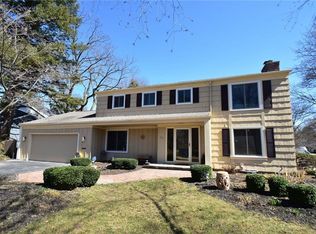 80 Pickwick Dr, Rochester, NY 14618