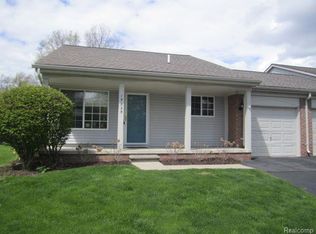 19225 Mandarin Dr #11, Roseville, MI 48066