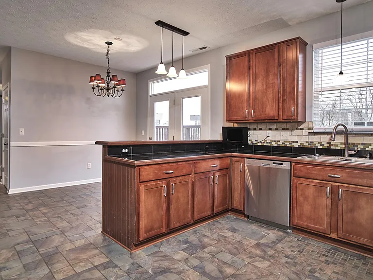 11080 McDowell Dr — Photo 18