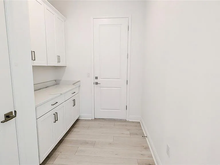 15614 Vetta Dr — Photo 12