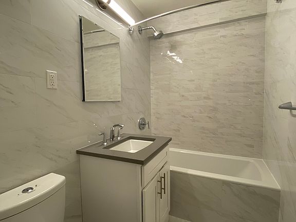 5th image of 160 E 88th St APT 6J