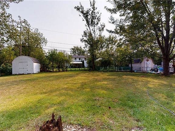 5th image of 86 Colonial Dr
