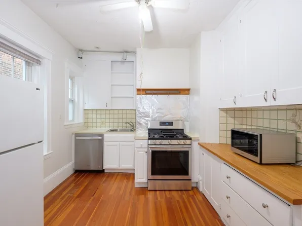 94 Naples Rd APT 6, Brookline, MA 02446