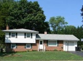 3139 Galloway Dr, Roanoke, VA 24018