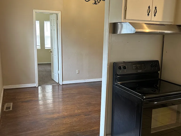 2801 NW 11th St — Photo 9