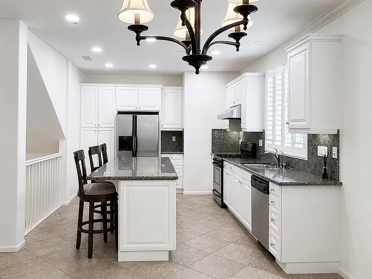 827 Terrace Ln E #10 — Photo 9