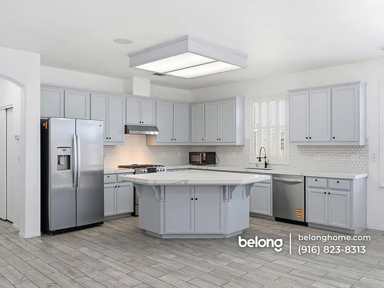 1714 Nicol Way — Photo 21
