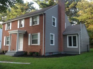 1189 Bradley Rd, Springfield, MA 01118