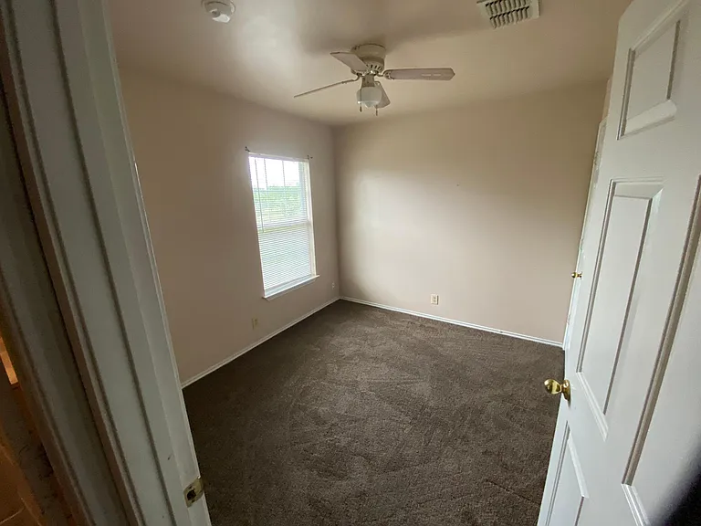 460 Willow Ave — Photo 9