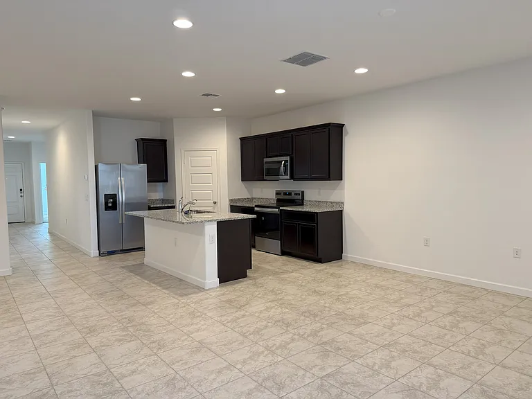 1840 W Spaulding Ave — Photo 6