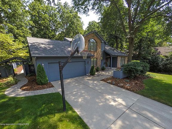 2nd image of 12746 Oneida Woods Trl