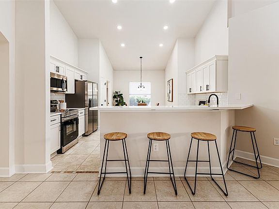 4th image of 1705 ALTAVISTA CIRCLE