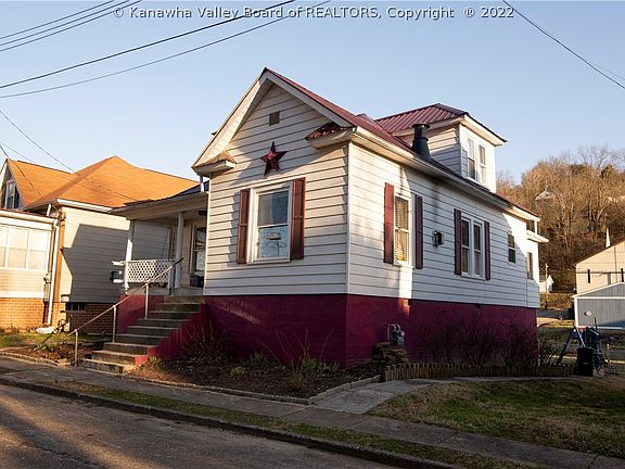 4th image of 418 Elk Ave