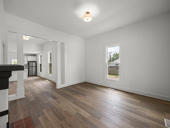 3rd image of 402 N Cumberland St #1