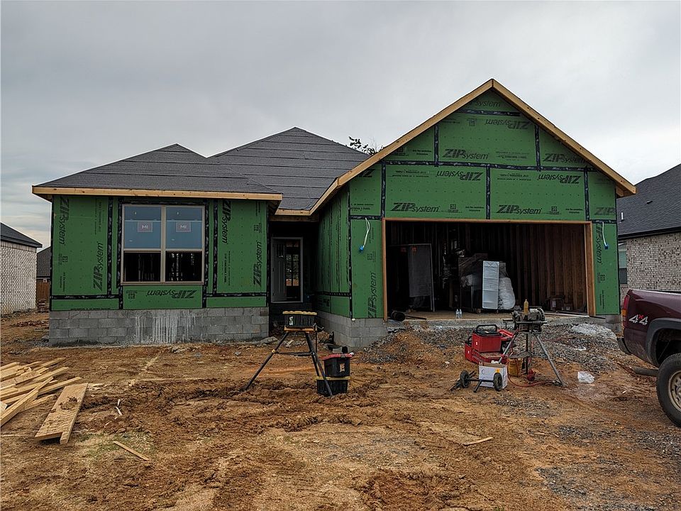 1st image of 621 Abigail St