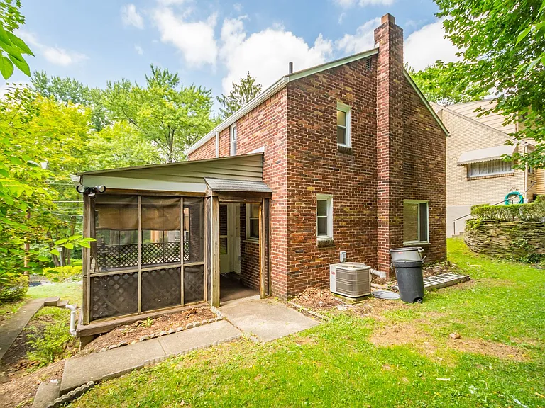 217 Saylong Dr — Photo 4