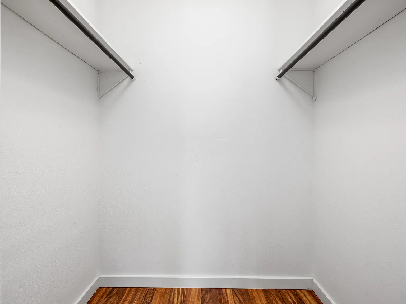 2 bed, 825 sqft, $3,500 — Photo 1