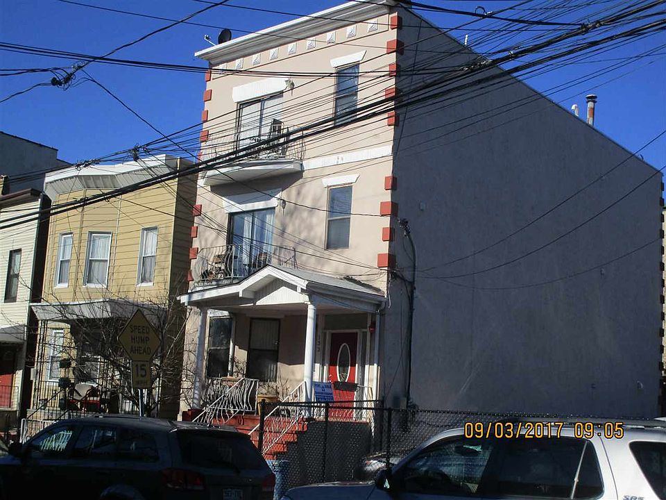 Building Photo 3