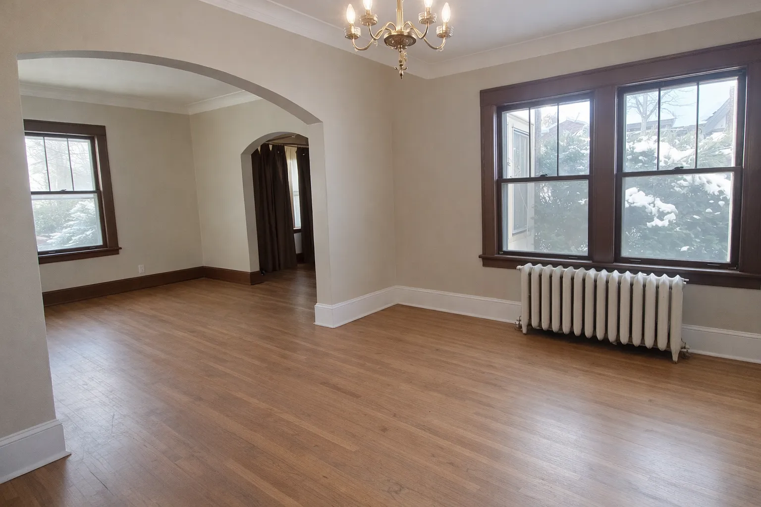 4 bed, $2,400 — Photo 4