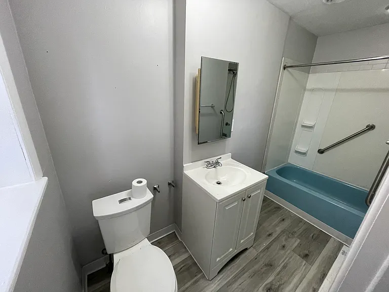 731 Madison Ave #1R — Photo 8