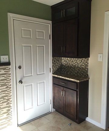 4th image of 2124 Redbud Ave