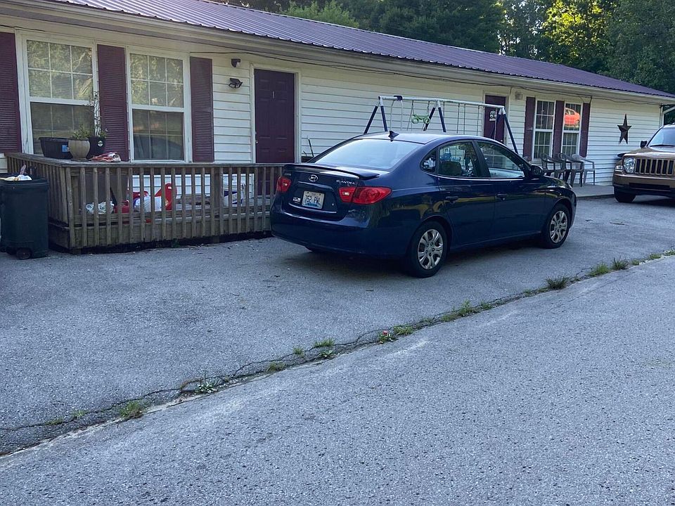 1st image of 69 Acorn Ln
