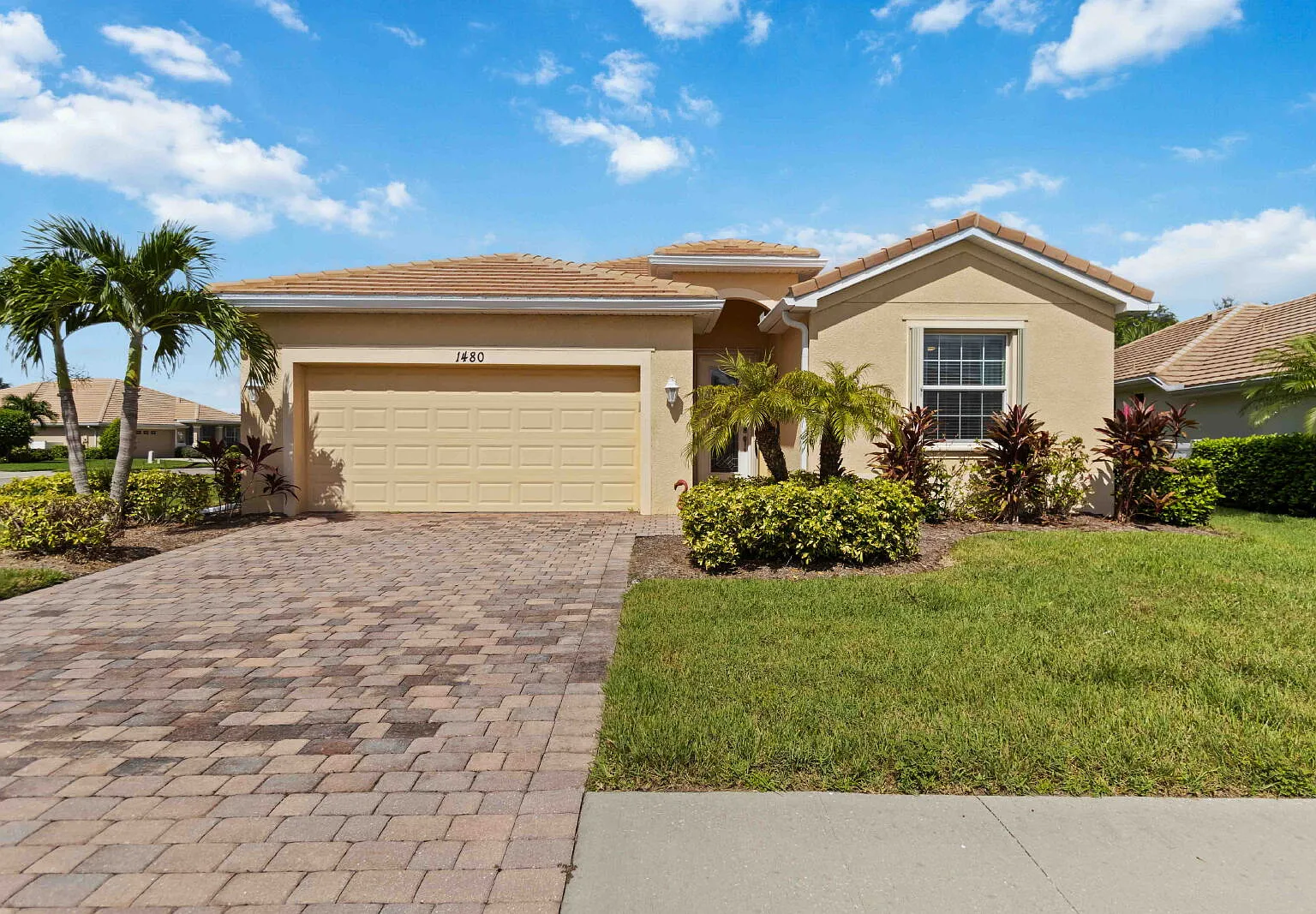 4 bed, 3.0 bath, 2632 sqft, $2,600 — Photo 2