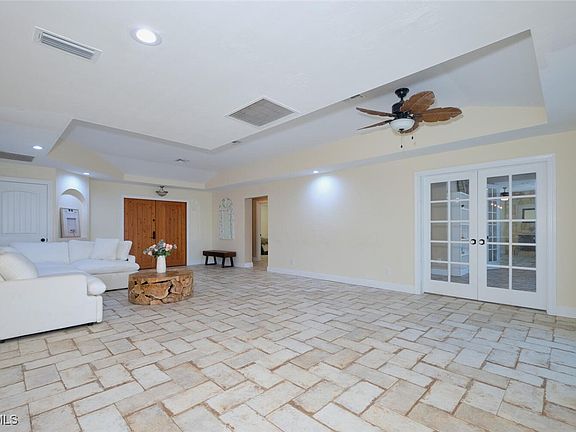5th image of 109 Montrose Dr