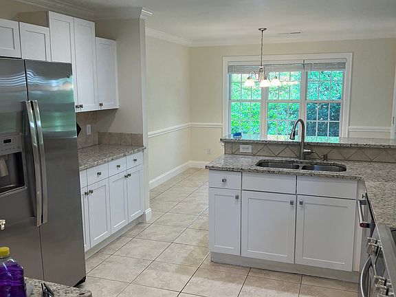 5th image of 2608 Springs Dr