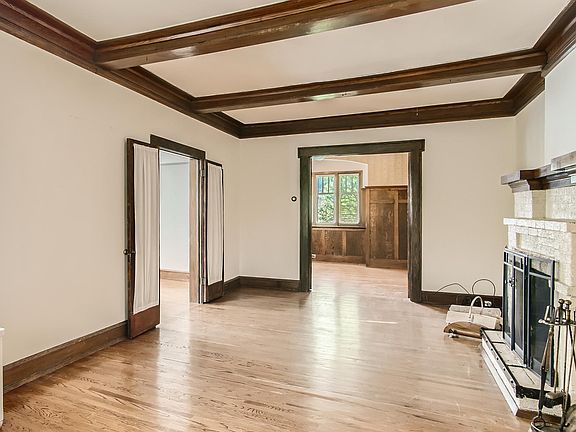 5th image of 544 Onwentsia Ave #1
