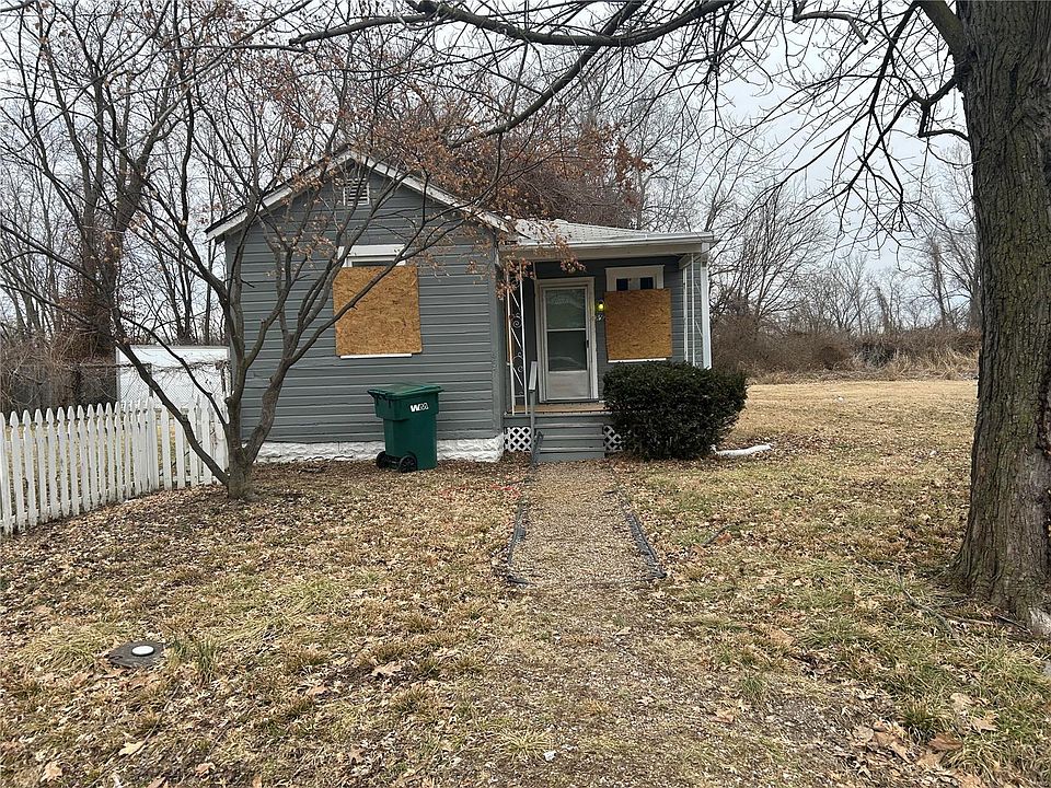 2nd image of 457 Godin Ave