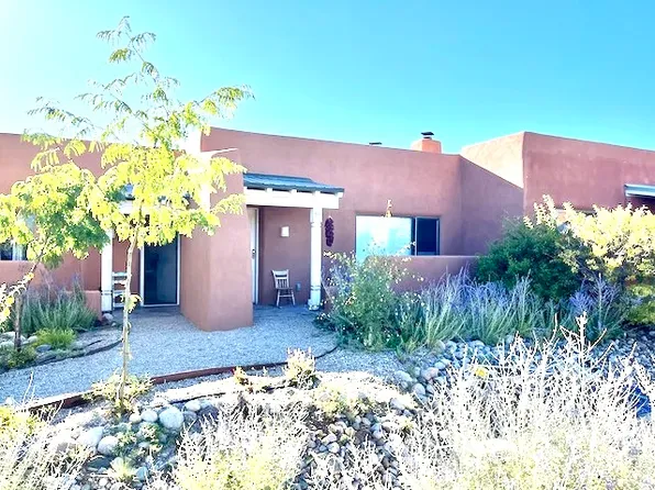 8 Cresta De La Luna Rd, El Prado, NM