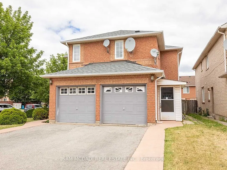 19 Sterritt Dr — Photo 2