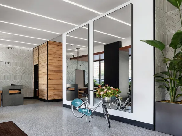 662 Pacific Street image 13 of 31