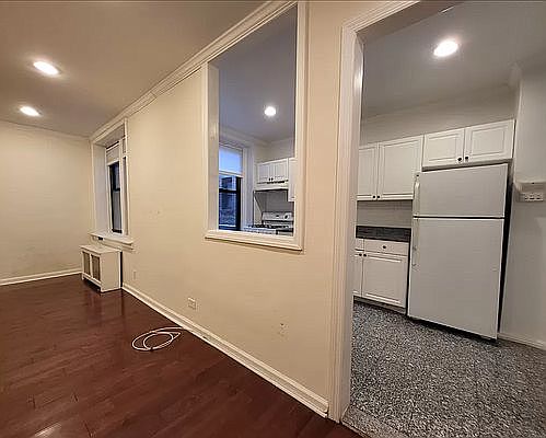 3rd image of 583 W 215th St #4AA