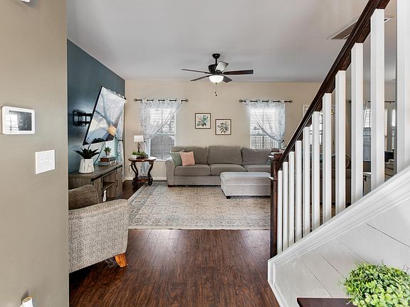 4th image of 3857 Annapolis Way
