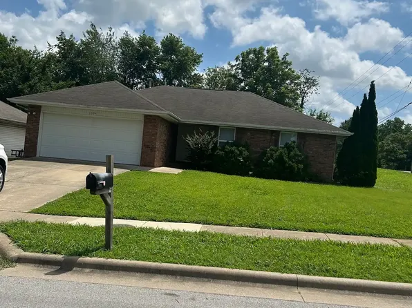 3394 S Ridgecrest Ave, Springfield, MO 65807