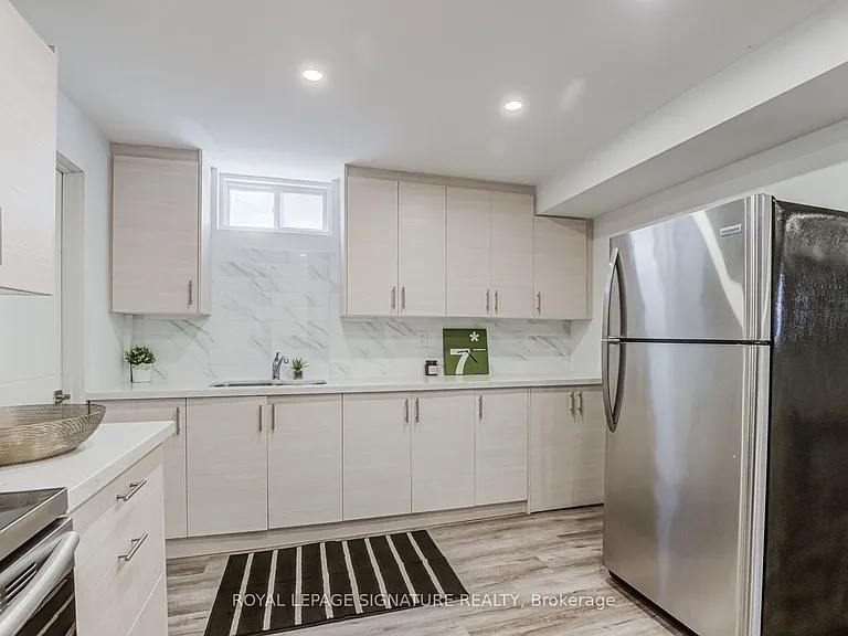 36 Roxaline St #BASEMENT — Photo 21