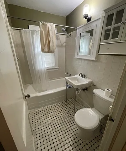 1475 Albert St N — Photo 19